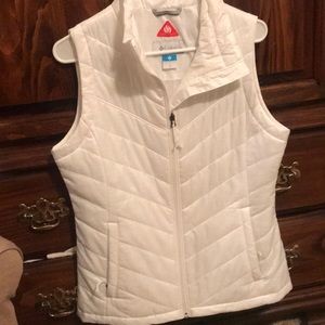 Women’s Columbia vest